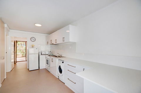 West Beach Lagoon 206 - Sleeps Three! Value!!! - Accommodation Perth 11