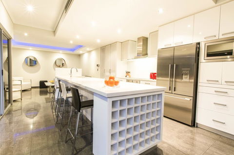 Ambar Villa Between City And Freo - Accommodation Perth 28