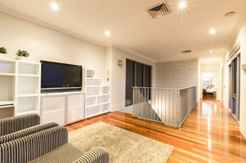Ambar Villa Between City And Freo - Accommodation Perth 26