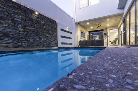 Ambar Villa Between City And Freo - Accommodation Perth 4