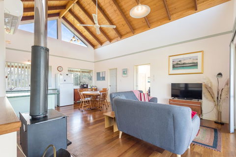 Surfside Ocean Beach Denmark Holiday Accommodation - Perth Resorts 23