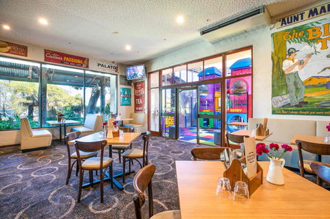 Nightcap At Wanneroo Tavern - Perth Resorts 6