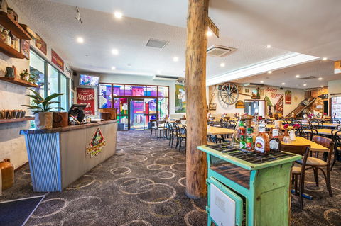 Nightcap At Wanneroo Tavern - Perth Resorts 9