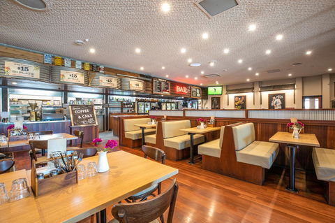 Nightcap At Wanneroo Tavern - Perth Resorts 30
