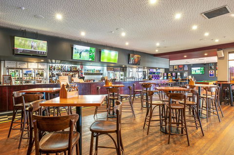 Nightcap At Wanneroo Tavern - Perth Resorts 8