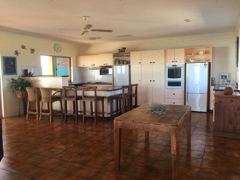 Surf Views - Perth Resorts 6