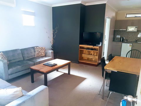 Adamsons Riverside Accommodation - Perth Resorts 7