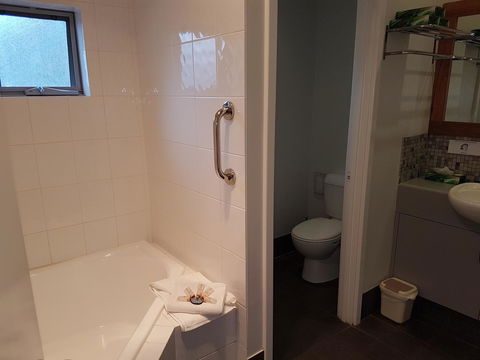 Adamsons Riverside Accommodation - Perth Resorts 36