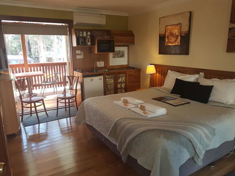 Adamsons Riverside Accommodation - Perth Resorts 17