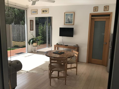 Banksia Luxury Villa - Perth Resorts 11