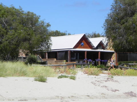 Beach House Dunsborough - Accommodation Perth 9