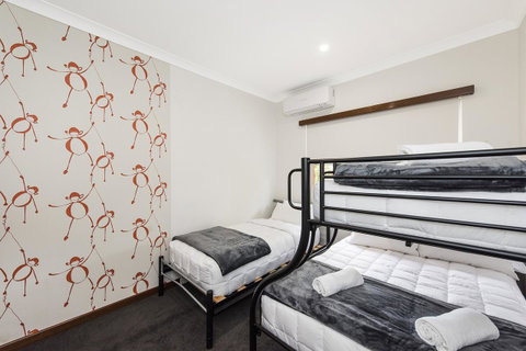 Big House Heated Pool 11 Beds Como / South Perth / Applecross - Perth Resorts 24