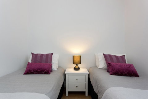 Ocean Breeze Apartment - Accommodation Perth 29
