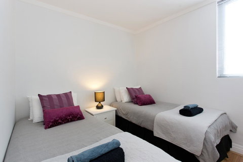 Ocean Breeze Apartment - Accommodation Perth 30
