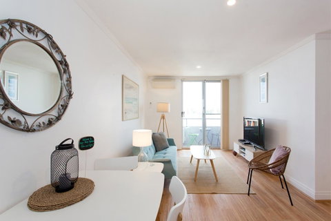 Ocean Breeze Apartment - Accommodation Perth 12