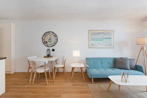 Ocean Breeze Apartment - Accommodation Perth 22