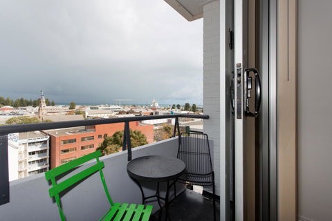 Ocean Breeze Apartment - Accommodation Perth 7