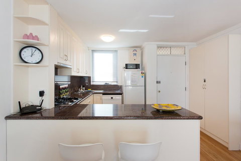 Ocean Breeze Apartment - Accommodation Perth 11
