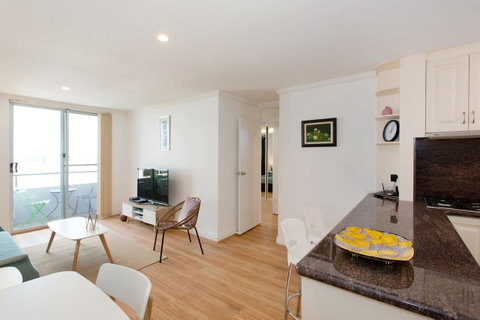 Ocean Breeze Apartment - Accommodation Perth 15