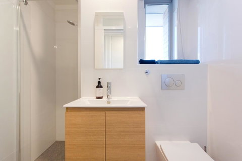 Ocean Breeze Apartment - Accommodation Perth 25