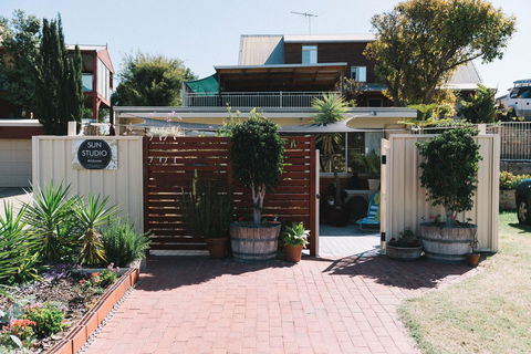 Sun Studio - Accommodation Perth 12