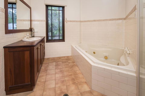 53 Martina Drive - Accommodation Perth 20