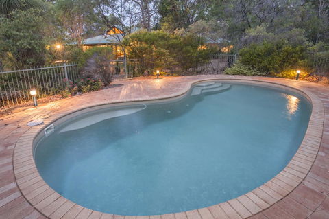 53 Martina Drive - Accommodation Perth 7