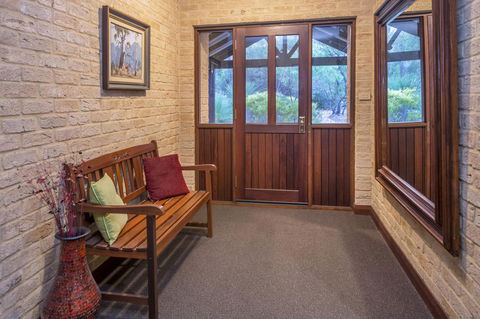53 Martina Drive - Accommodation Perth 28