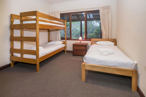 53 Martina Drive - Accommodation Perth 24