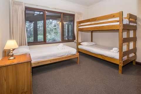 53 Martina Drive - Accommodation Perth 25