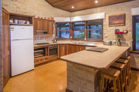 53 Martina Drive - Accommodation Perth 17