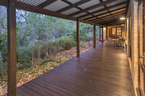 53 Martina Drive - Accommodation Perth 12