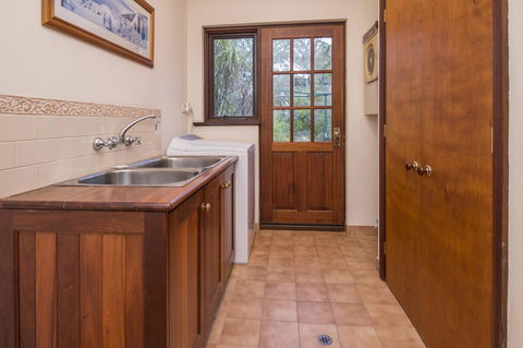 53 Martina Drive - Accommodation Perth 27