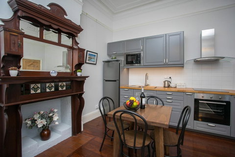 Danum House - Accommodation Perth 2
