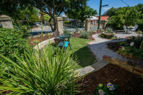 Danum House - Accommodation Perth 5