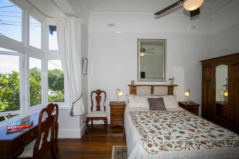 Danum House - Accommodation Perth 7