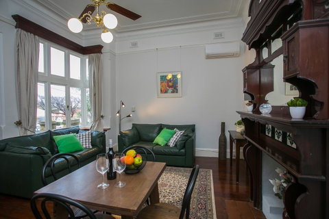 Danum House - Accommodation Perth 4