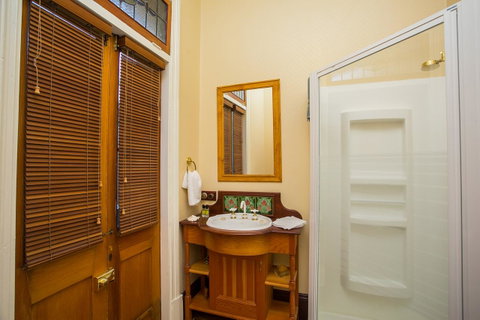 Danum House - Accommodation Perth 21