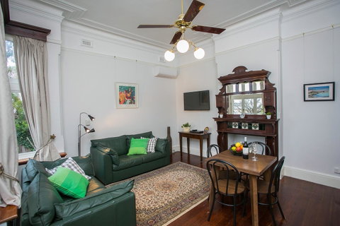 Danum House - Accommodation Perth 8