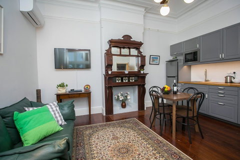 Danum House - Accommodation Perth 3