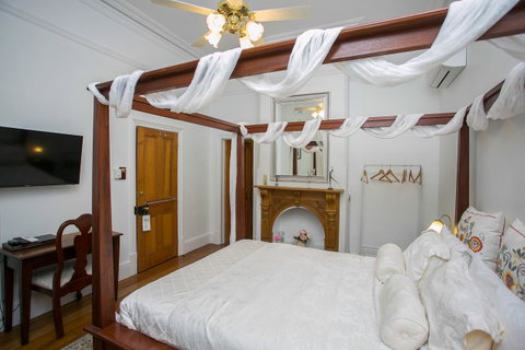 Danum House - Accommodation Perth 12
