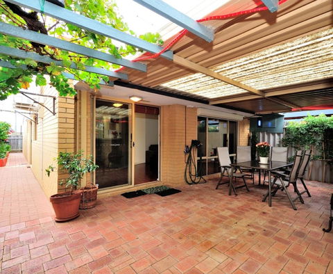 Ocean View Villas - 2 Bedroom Villa In Quiet Complex - Perth Resorts 10