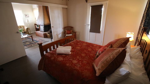 Daisy Cottage - Accommodation Perth 18