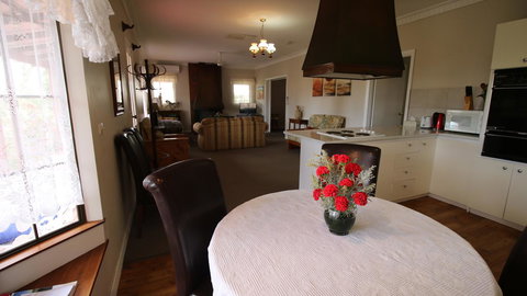 Daisy Cottage - Accommodation Perth 20