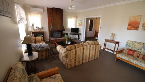 Daisy Cottage - Accommodation Perth 12