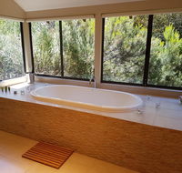 Jarrah Grove Forest Retreat - Perth Resorts