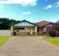 Silver Gull Family Retreat - Perth Resorts