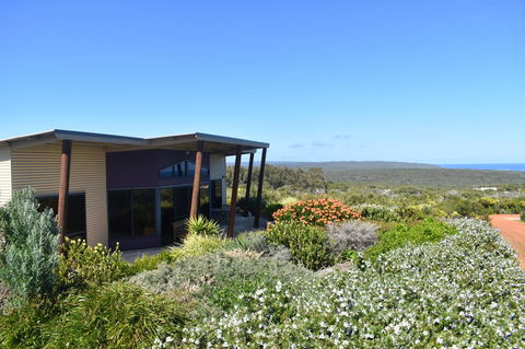 Redgate Beach Escape - Perth Resorts 3