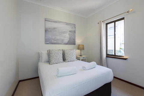 Cottesloe Sea Salt Abode - Executive Escapes - Accommodation Perth 9
