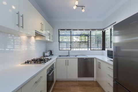 Cottesloe Sea Salt Abode - Executive Escapes - Accommodation Perth 13